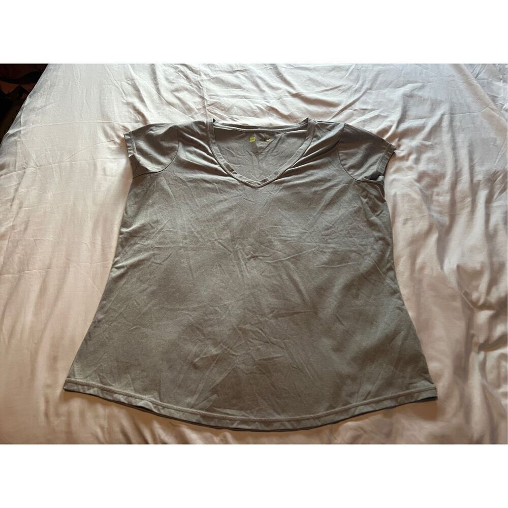 Xersion Grey T-Shirt Woman’s Size XXL - Flaw